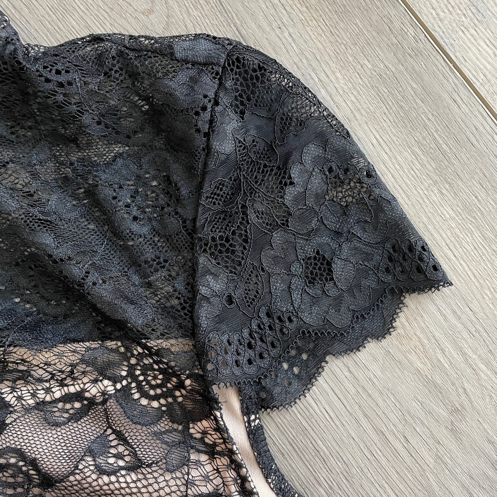 NEW YORK AND COMPANY - EUC black lace top size SMALL - Picture 3 of 13
